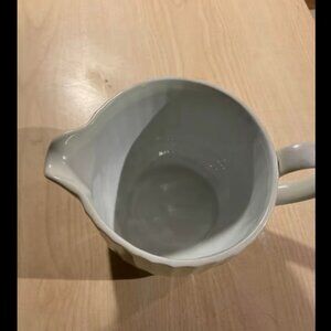 crown porcelin white gravy bowl with handle